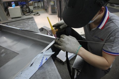 Cooperating customers